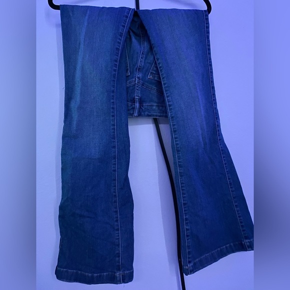Dark Washed Flare Jeans💙 - Picture 4 of 5